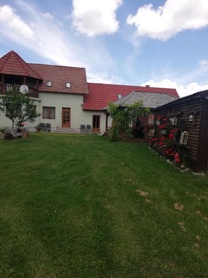 Apartmán Imado Vendeghaz Cernat Exteriér fotografie
